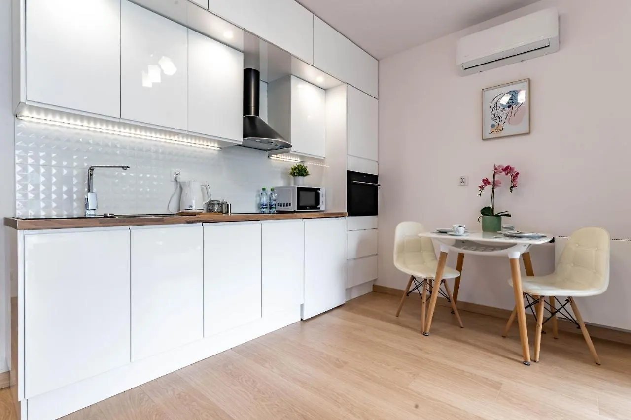 Wrocapartments Citycenter - Parking Free Wroclaw Apartment